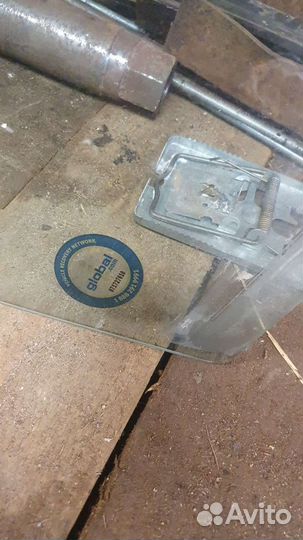 Переднее правое стекло Suzuki Grand Vitara