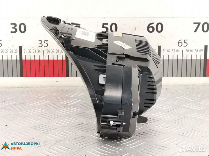 Щиток приборов (приборная панель) Mercedes-Benz