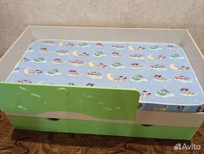 Детская кровать с матрасом