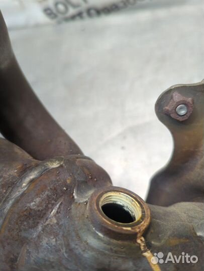 Коллектор выпускной Nissan Serena C26 MR20DD 2011