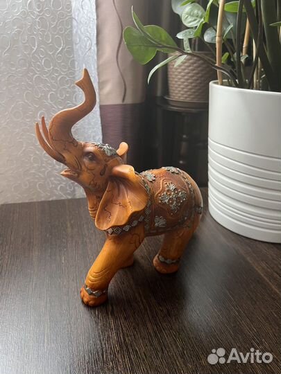 Статуэтка слон