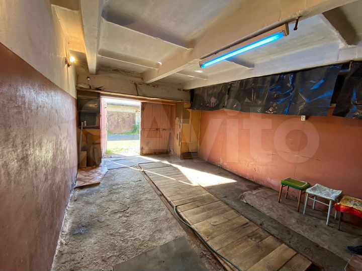 Гараж, > 30 м²