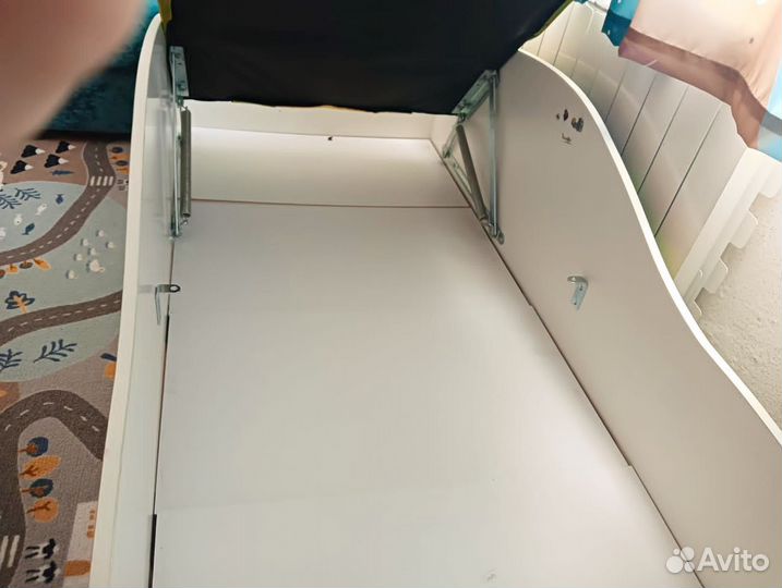 Кровать-машина «Бондмобиль» с подъемным механизмом