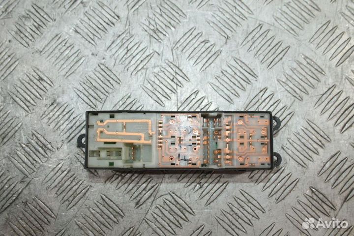 Кнопки стеклоподъемника перед прав Impreza GD GG