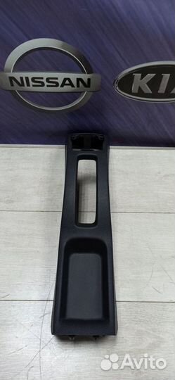 Консоль между сидений центральная Renault logan 2