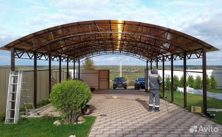 Металлический навес для машины