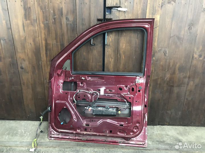Дверь передняя правая Chevrolet Tahoe III 06-14