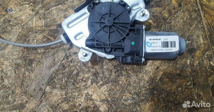 Стеклоподъемник задний правый Kia Rio 3 1.6