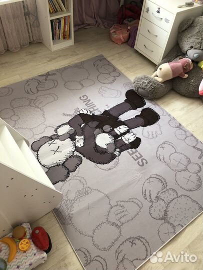 Новый коврик kaws