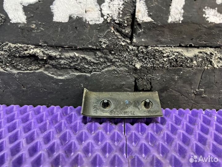 Уплотнительная резинка двери передняя правая