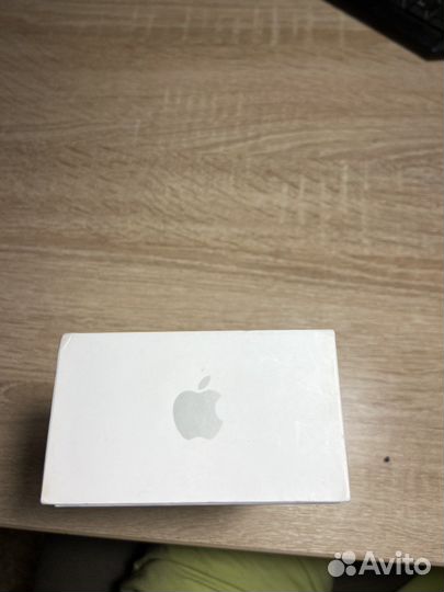 Телефон iPhone SE