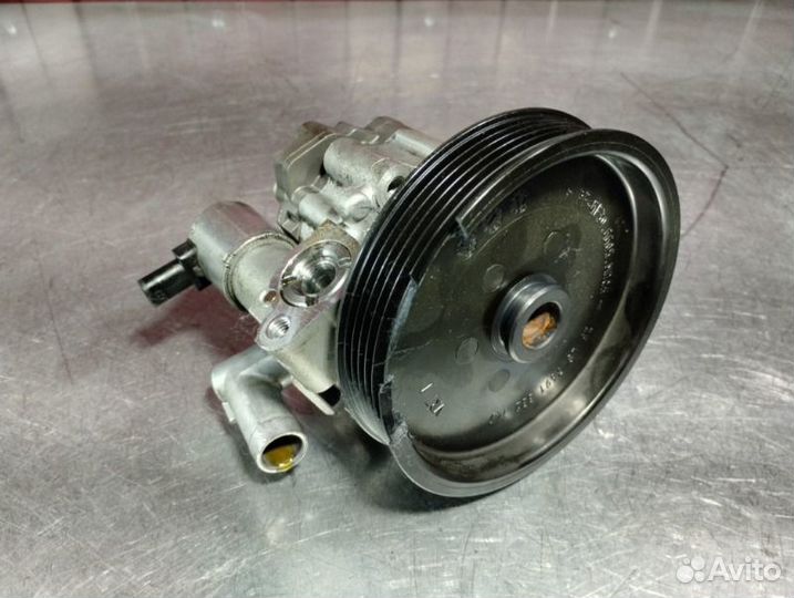 Насос гидроусилителя руля Mercedes C-Class W204