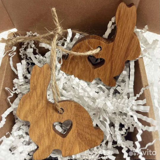 Новогодние ёлочные игрушки из массива дуба