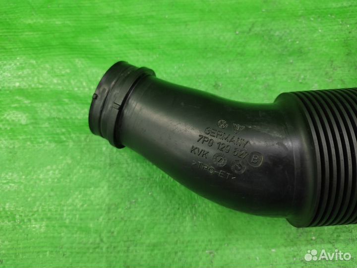 Патрубок возд. фильтра 7P0129627B Touareg NF 10-18