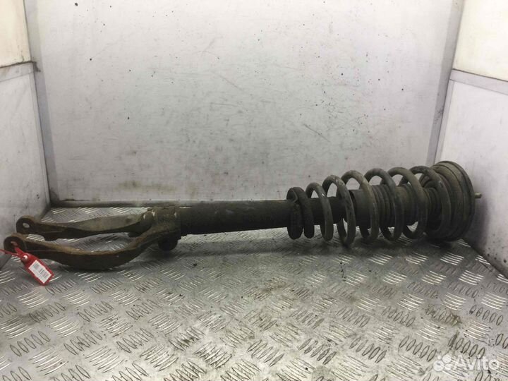 Стойка передняя правая Mitsubishi Galant 4g63