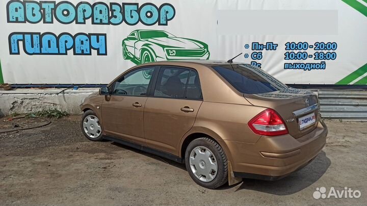 Накладка порога задняя левая Nissan Tiida 769B3-EL00A