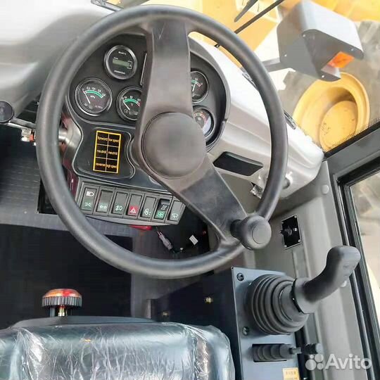 Фронтальный погрузчик Megamax GL 180L, 2023