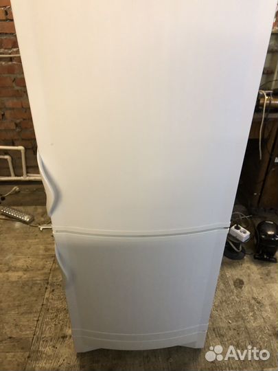 Холодильник Vestfrost