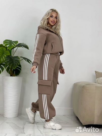 Спортивный костюм женский