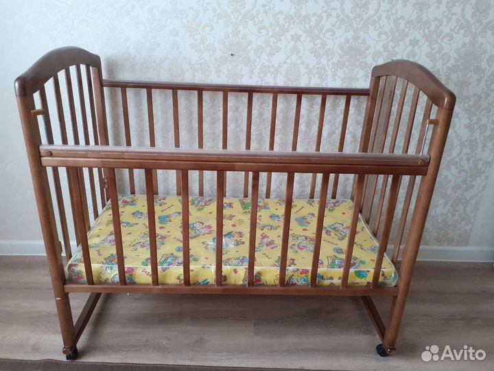 Кроватка детская