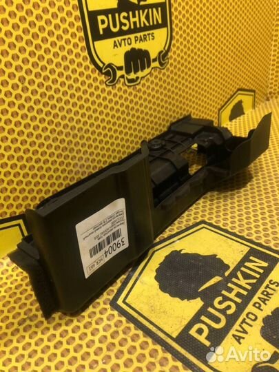 Дефлектор радиатора правый Hyundai Solaris HCR