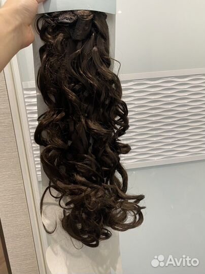 Волосы (пряди) на заколках