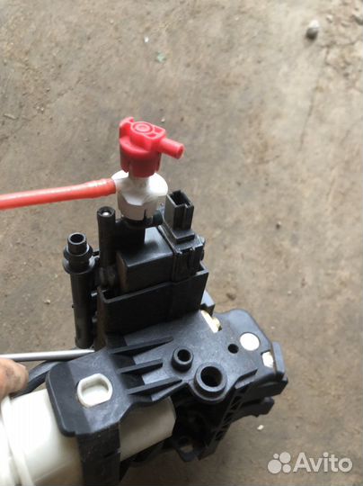 Замок багажника мерседес w220 с доводчиками