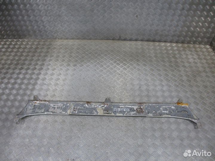 Средняя часть нижнего бампера Volvo 21838943