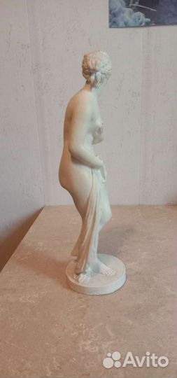 Статуэтка гипсовая