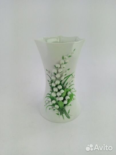 Ваза с ландышами