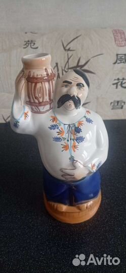 Бутылка фарфоровая