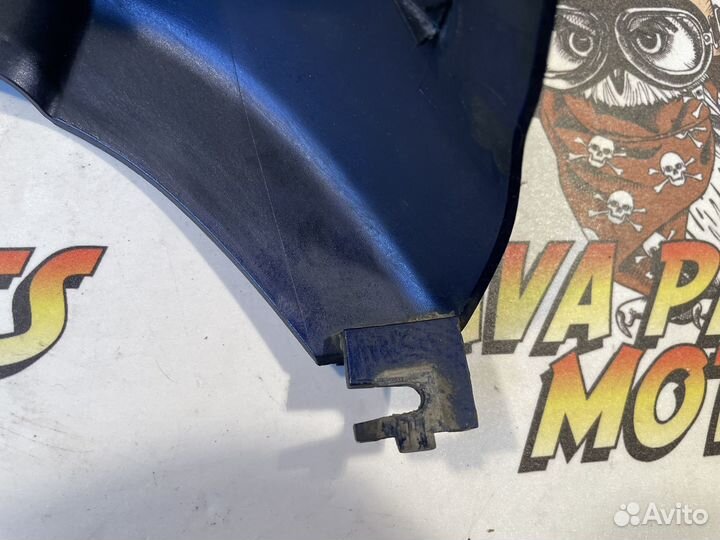 Задний пластик под фонарём Yamaha Majesty 400\250