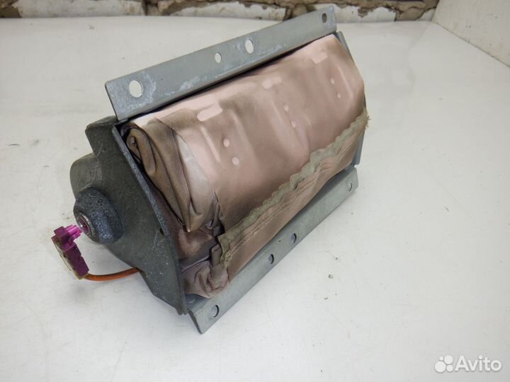 Подушка безопасности Volvo S60 1