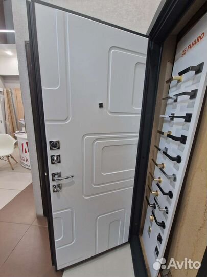 Дверь входная металлическая