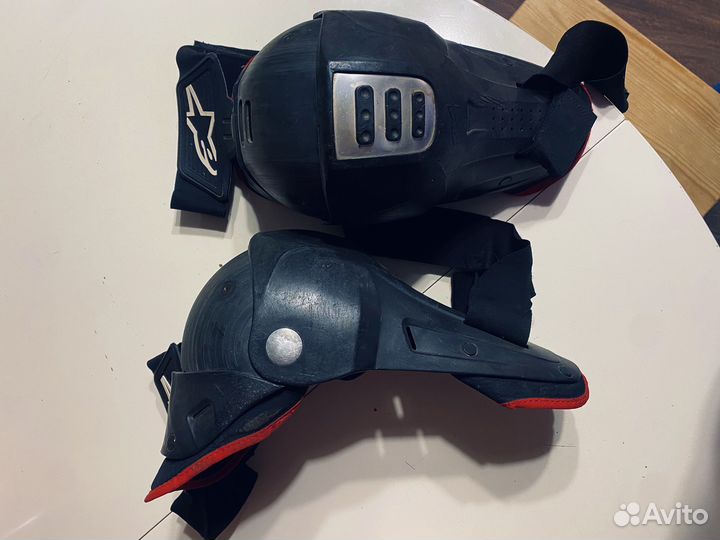 Наколенники Alpinestars