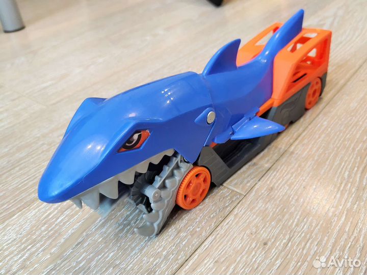 Hot wheels акула