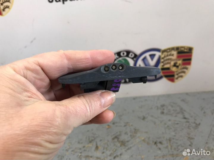 Форсунка омывателя правая Audi A5 8T cdnc 2011