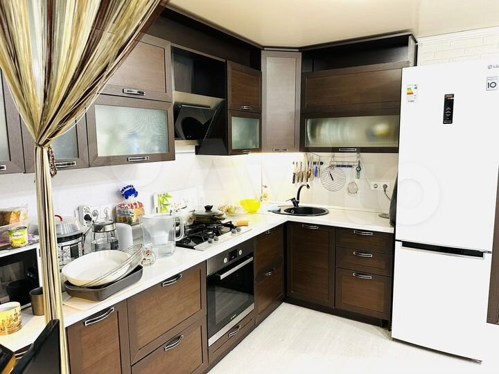 2-к. квартира, 55 м², 10/10 эт.