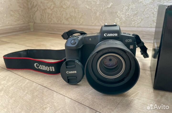 Беззеркальный фотоаппарат Canon EOS R