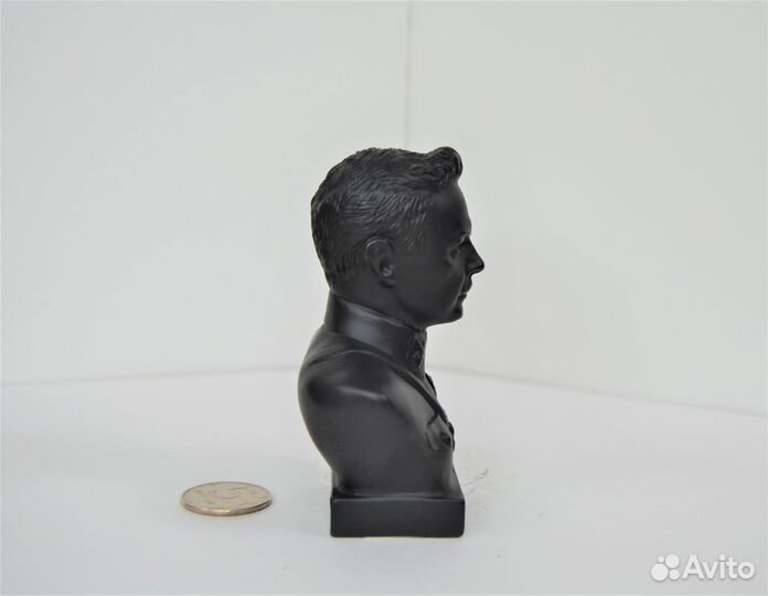 Бюст Ворошилов К. Е. чугун