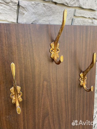 Вешалка настенная в прихожую