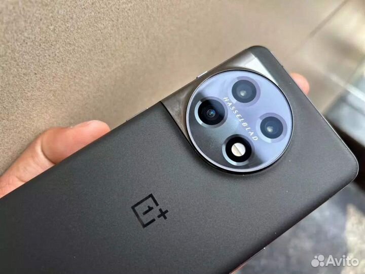 OnePlus 11, 16/256 ГБ