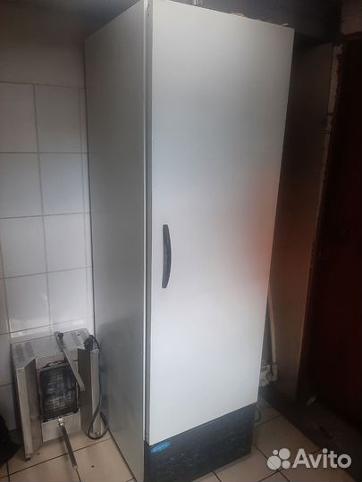 Холодильник для кафе