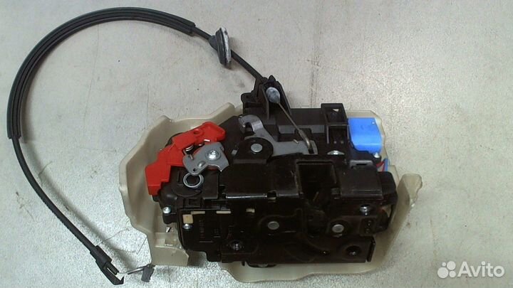 Замок двери Volkswagen Touran, 2009