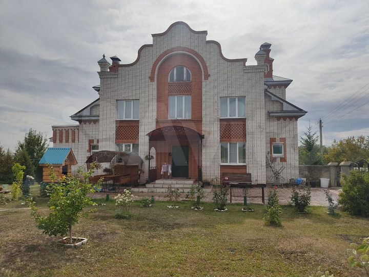 Коттедж 318 м² на участке 26 сот.