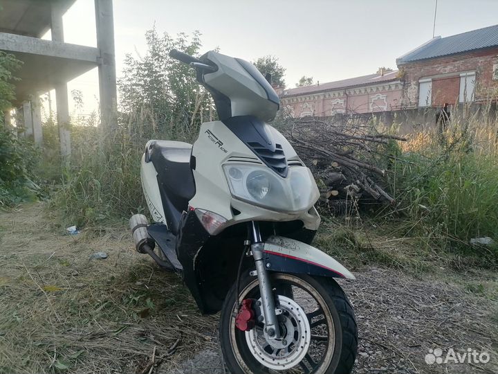 Скутер avangerr