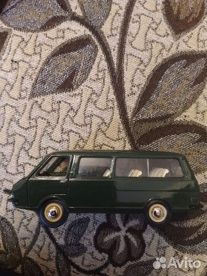 Модель автомобиля раф 2203