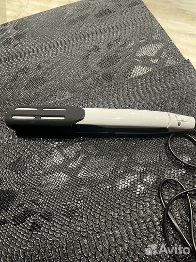 Выпрямитель для волос новый