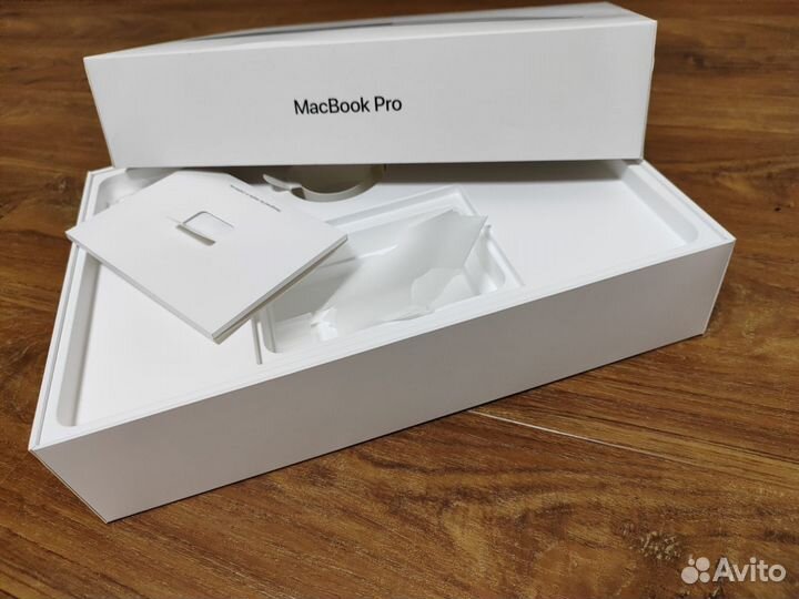Коробка от. MacBook pro