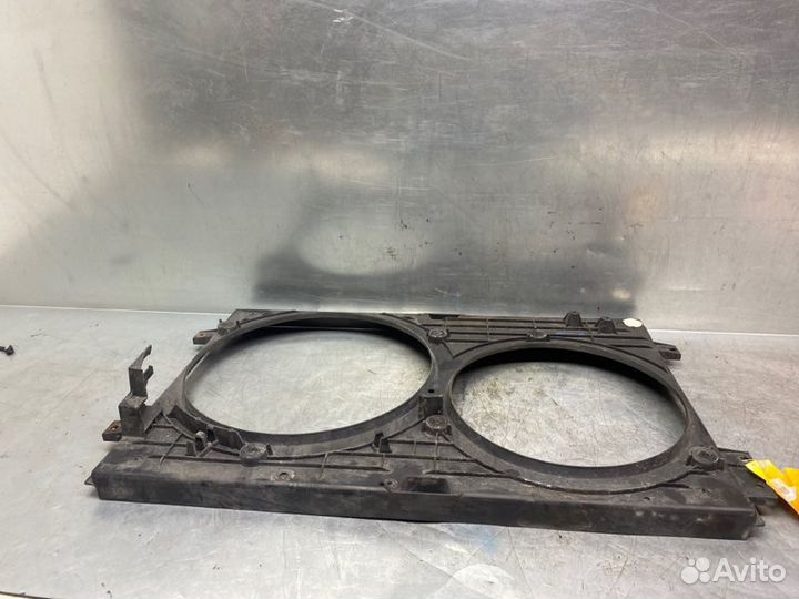 Диффузор вентилятора Volkswagen Bora 1997-2005